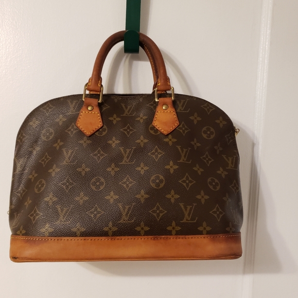 LOUIS VUITTON Monogram Alma MM - Picture 2 of 15